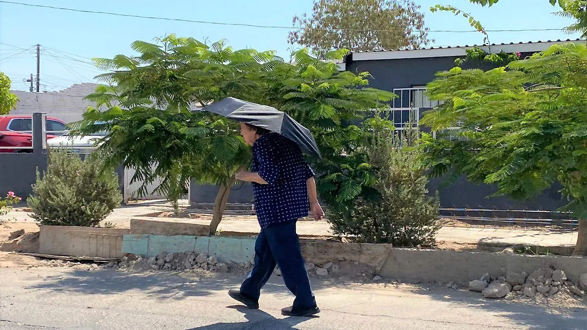 Se recomienda protegerse del sol para evitar golpes de calor e insolaciones